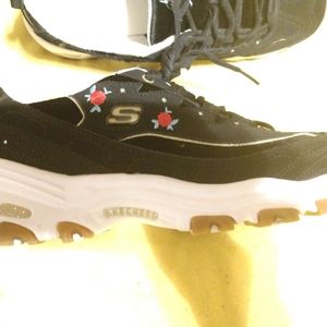 Sketchers Rose Blooms